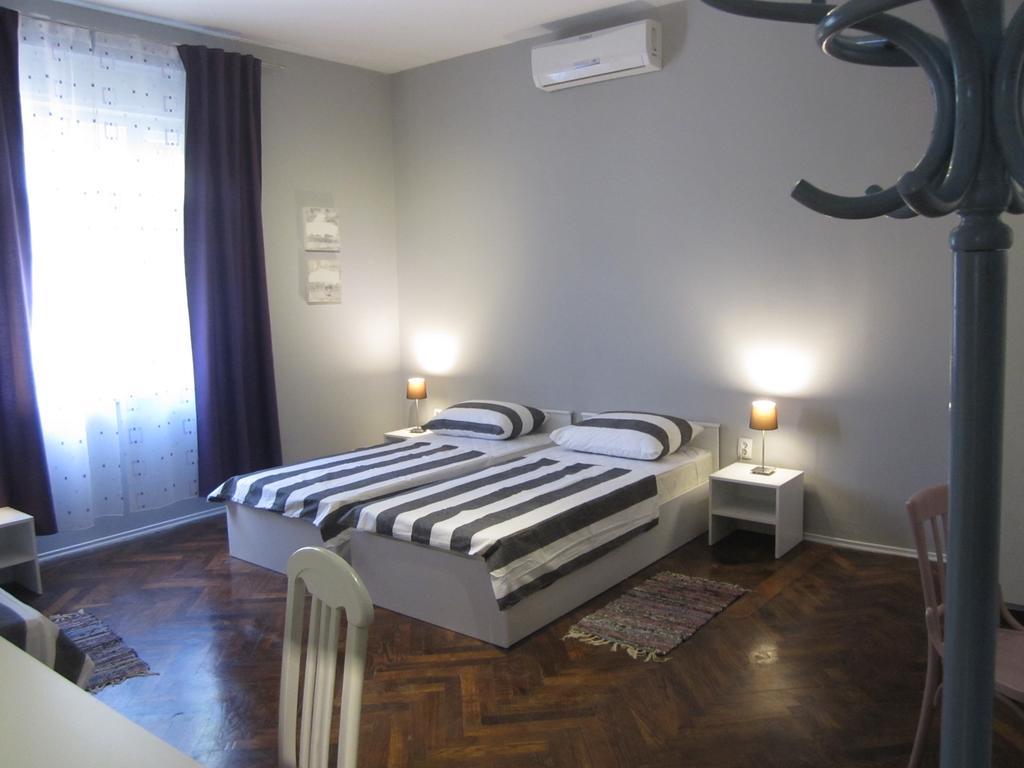 Guest House Ilona PUY Exterior foto